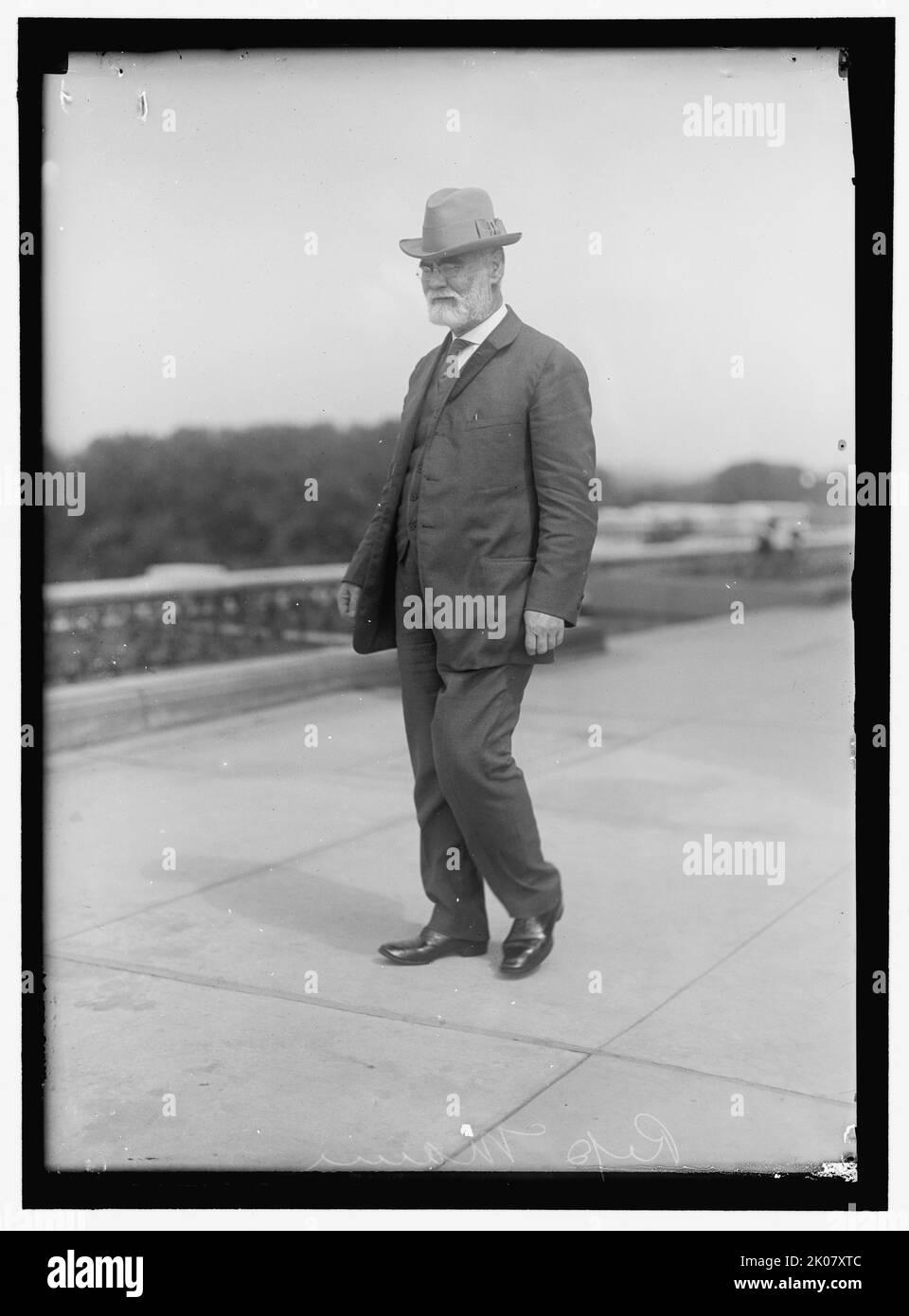George r mann hi-res stock photography and images - Alamy