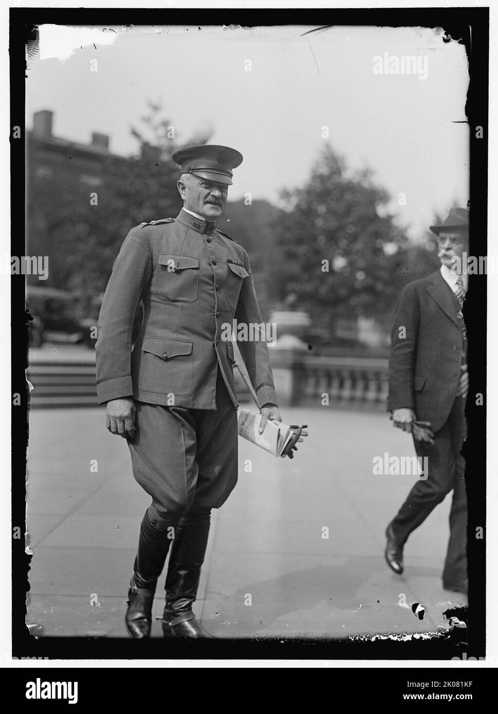 General John J. Pershing, between 1916 and 1918. With copy of 'The Washington Post'. Pershing was commander of the American Expeditionary Forces on the Western Front during World War I. Stock Photo