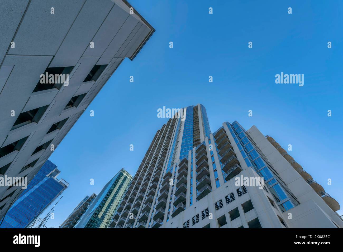 Buildings multi level design hi-res stock photography and images - Alamy