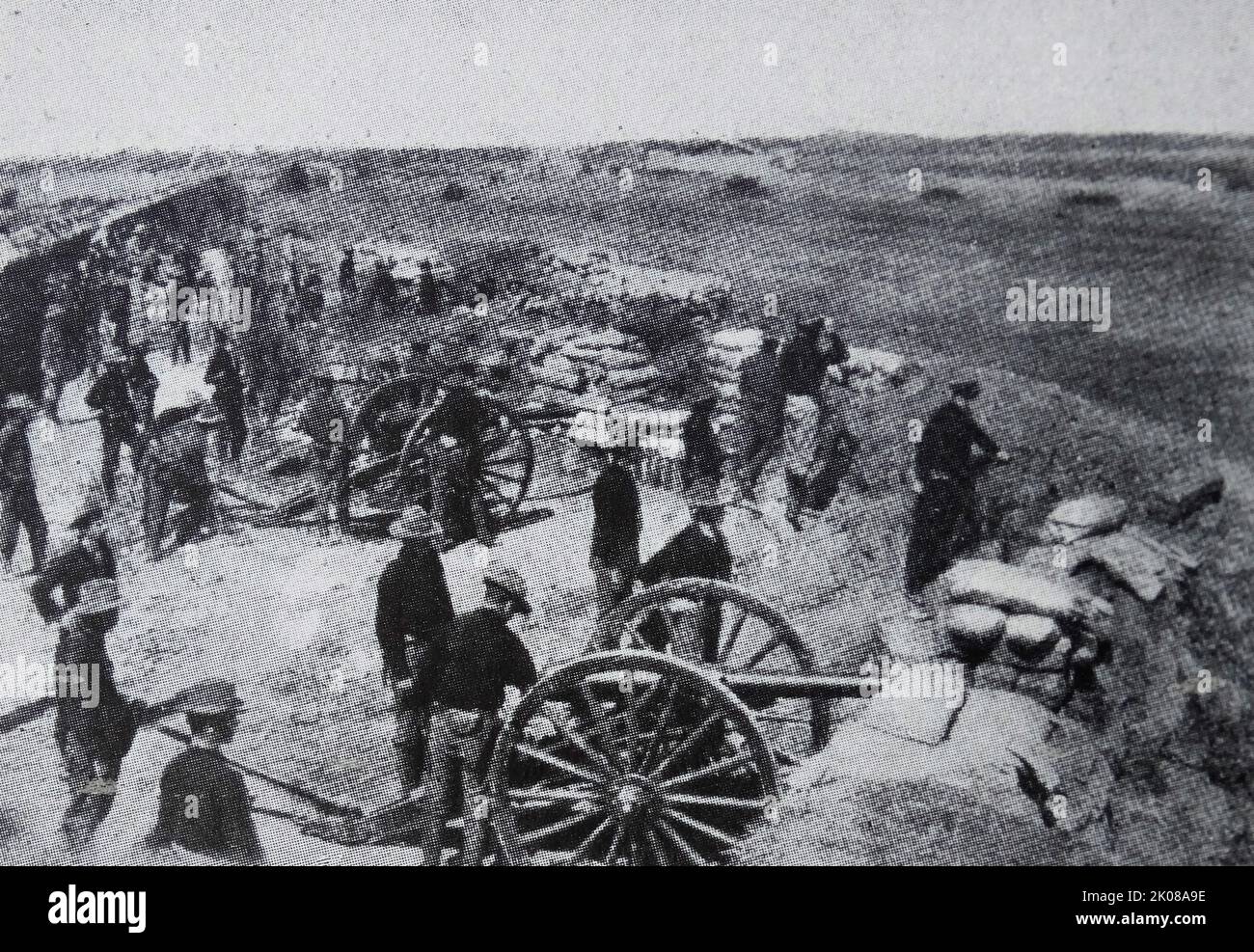 Spanish soldiers with artillery in Melilla. The Tropas Nomadas (Nomad