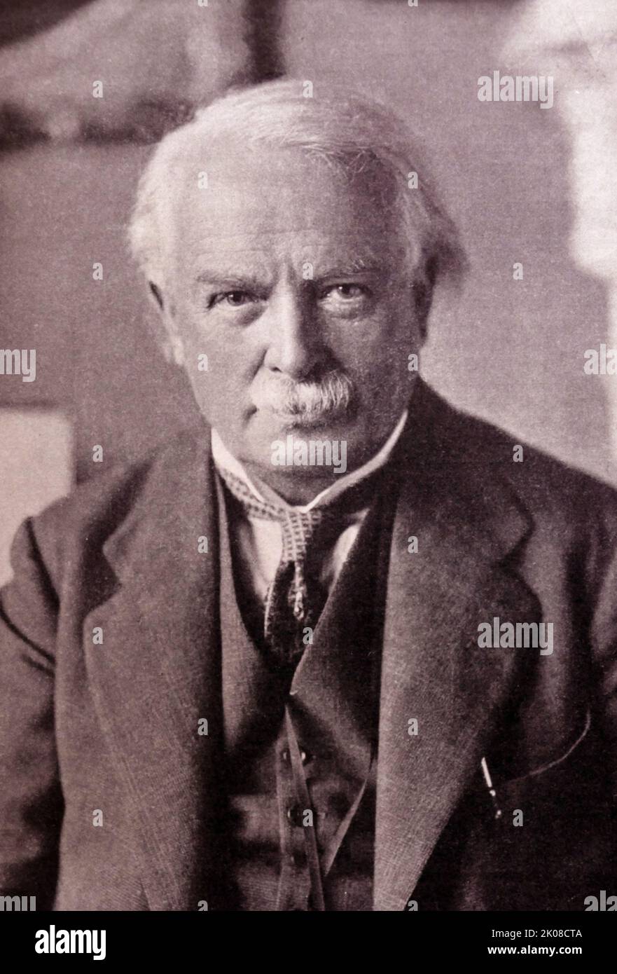 David Lloyd George, 1st Earl Lloyd-George of Dwyfor, OM PC (17 January 1863 - 26 March 1945) was Prime Minister of the United Kingdom from 1916 to 1922. He was a Liberal Party politician from Wales, known for leading the United Kingdom during the First World War, social reform policies including the National Insurance Act 1911 Stock Photo