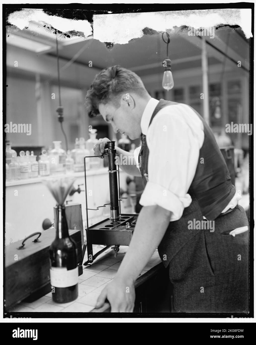 Treasury Dept. lab, between 1910 and 1920 Stock Photo - Alamy