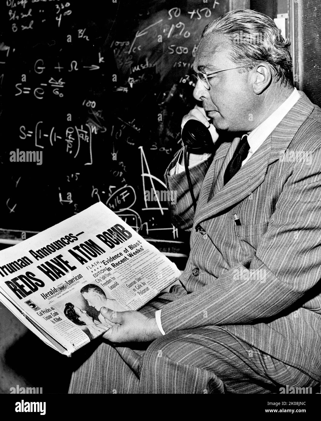 Leo Szilard (1898 - 1964) Hungarian-American physicist and inventor. He conceived the nuclear chain reaction in 1933, patented the idea of a nuclear fission reactor in 1934, and in late 1939 wrote the letter for Albert Einstein's signature that resulted in the Manhattan Project that built the atomic bomb Stock Photo