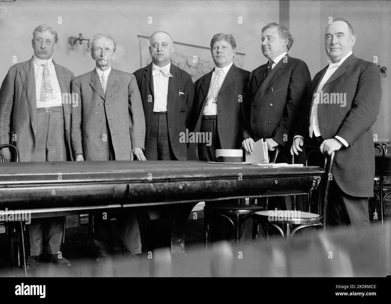 House of Representatives Committees - Special Committee On The Investigation of The U.S. Steel Corp., January 12, 1912. Popularly Called 'Steel Trust Investigating Committee' Or 'Stanley Committee.' Young of Mi [Michigan]; Bartlett of Ga [Georgia]; Stanley of Ky [Kentucky], Chairman; Beall of Tx [Texas]; Littleton of Ny [New York]; Mcgillicuddy of Me [Maine]. Stock Photo