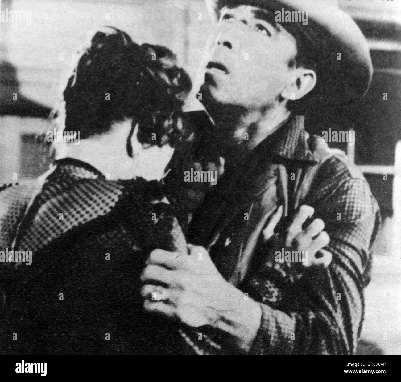 Anthony Quinn and Carolyn Jones in Last Train from Gun Hill, a 1959 Western in VistaVision and Technicolor. Manuel Antonio Rodolfo Quinn Oaxaca (21 April 1915 - 3 June 2001), known professionally as Anthony Quinn, was a Mexican-American actor, painter, writer, and film director. Carolyn Sue Jones (April 28, 1930 - August 3, 1983) was an American actress of television and film. Stock Photo