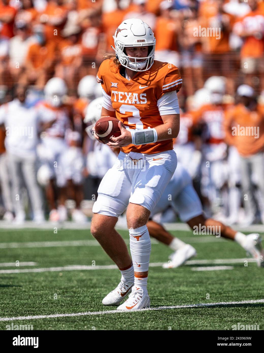 September 10, 2022. QB Quinn Ewers #3 of the Texas Longhorns in action vs the Alabama Crimson Tide at DKR-Memorial Stadium. Texas and Alabama are tied 10-10 at the half. Stock Photo