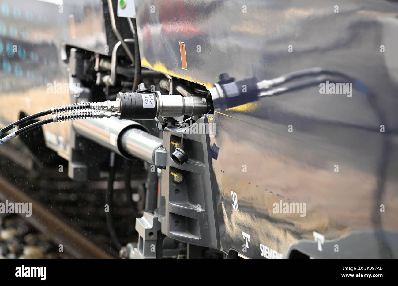 Wegberg, Germany. 09th Sep, 2022. A refueling nozzle is stuck during