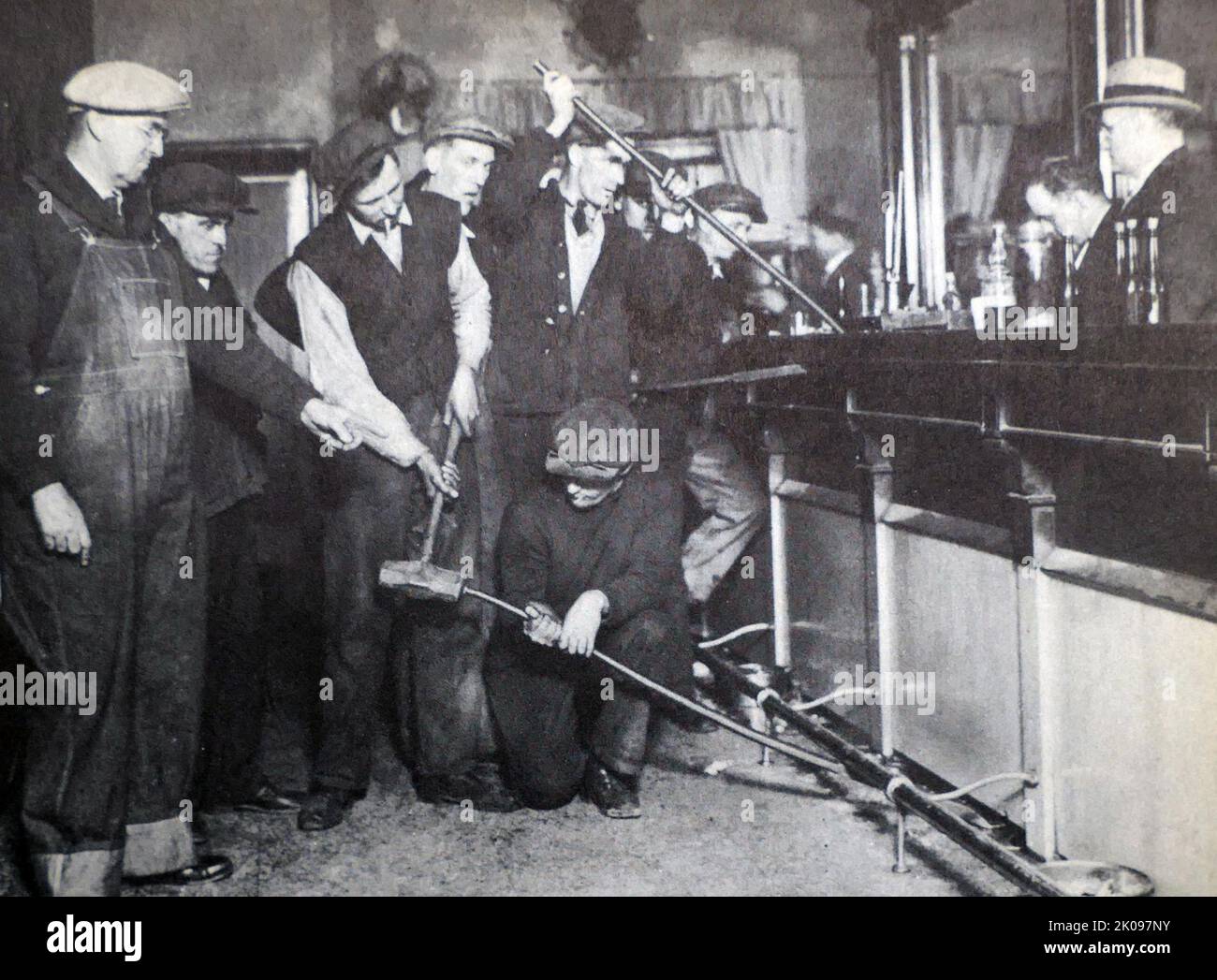 Newspaper report of the violation of the Prohibition Law in New Jersey, 1920. Stock Photo