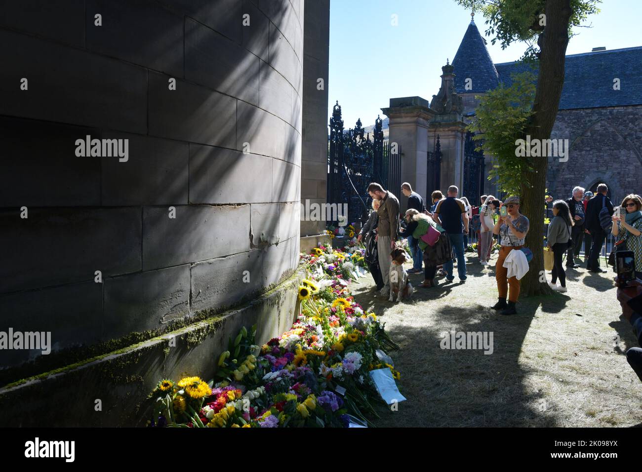 Edinburgh Scotland, UK 10 September 2022. Flowers outside Holyrood