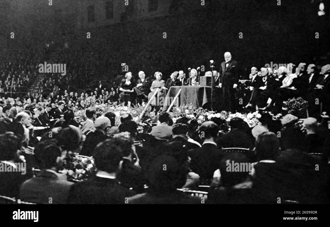 Winston Churchill speaking at Earls Court, London. Sir Winston Leonard Spencer Churchill, KG, OM, CH, TD, DL, FRS, RA (30 November 1874 - 24 January 1965) was a British statesman who served as Prime Minister of the United Kingdom from 1940 to 1945, during the Second World War, and again from 1951 to 1955. Best known for his wartime leadership as Prime Minister, Churchill was also a Sandhurst-educated soldier, a Nobel Prize-winning writer and historian, a prolific painter, and one of the longest-serving politicians in British history. Clement Richard Attlee, 1st Earl Attlee, KG, OM, CH, PC, FRS Stock Photo