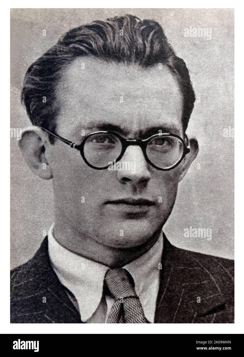 Michael Foot FRSL (1913 - 2010) British Labour Party politician who served as Labour Leader from 1980 to 1983. Foot began his career as a journalist on Tribune and the Evening Standard. He co-wrote the 1940 polemic against appeasement of Adolf Hitler, Guilty Men, under a pseudonym. Stock Photo