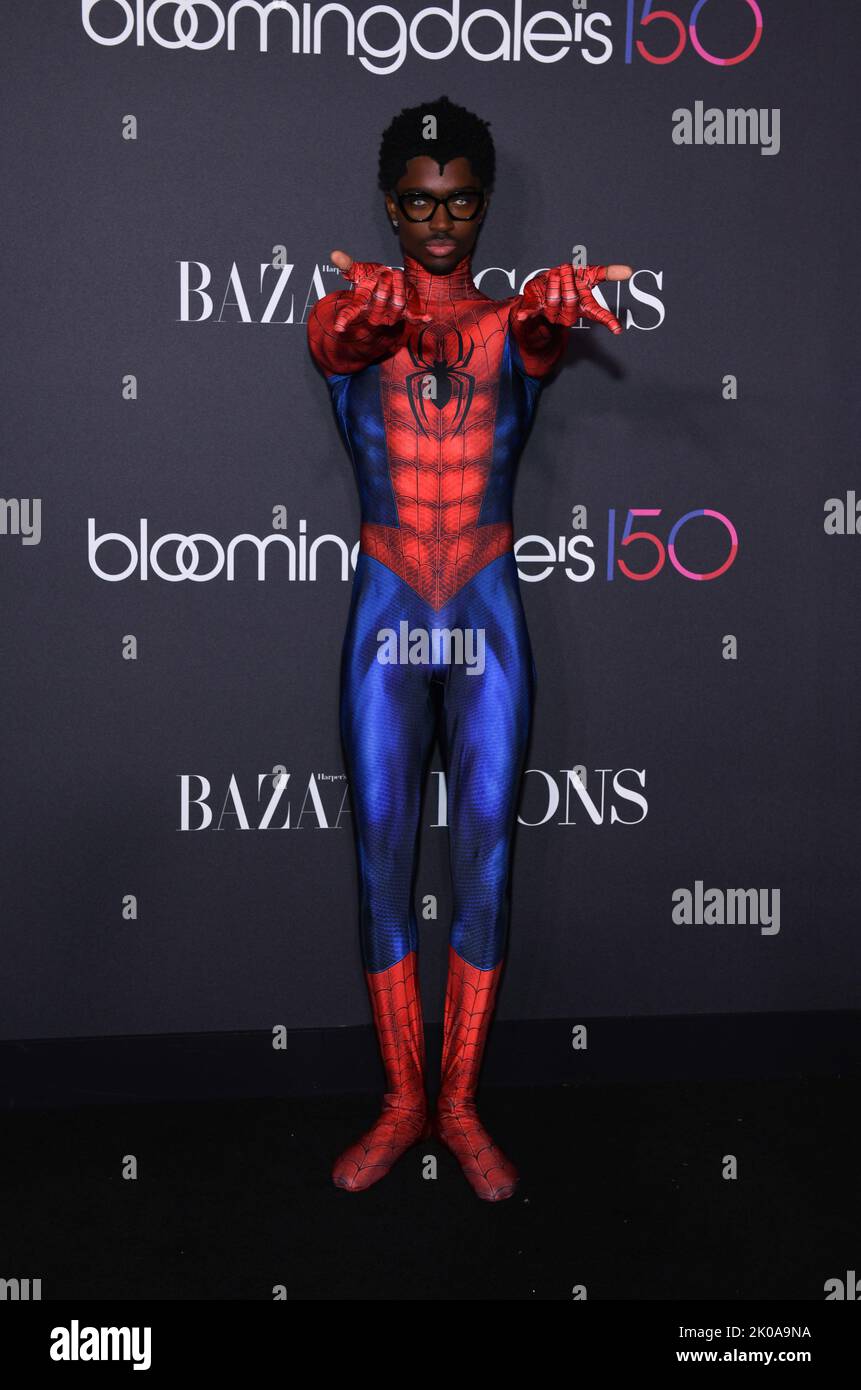 Alton Mason attends 2022 Harper's Bazaar ICONS & Bloomingdale's 150th