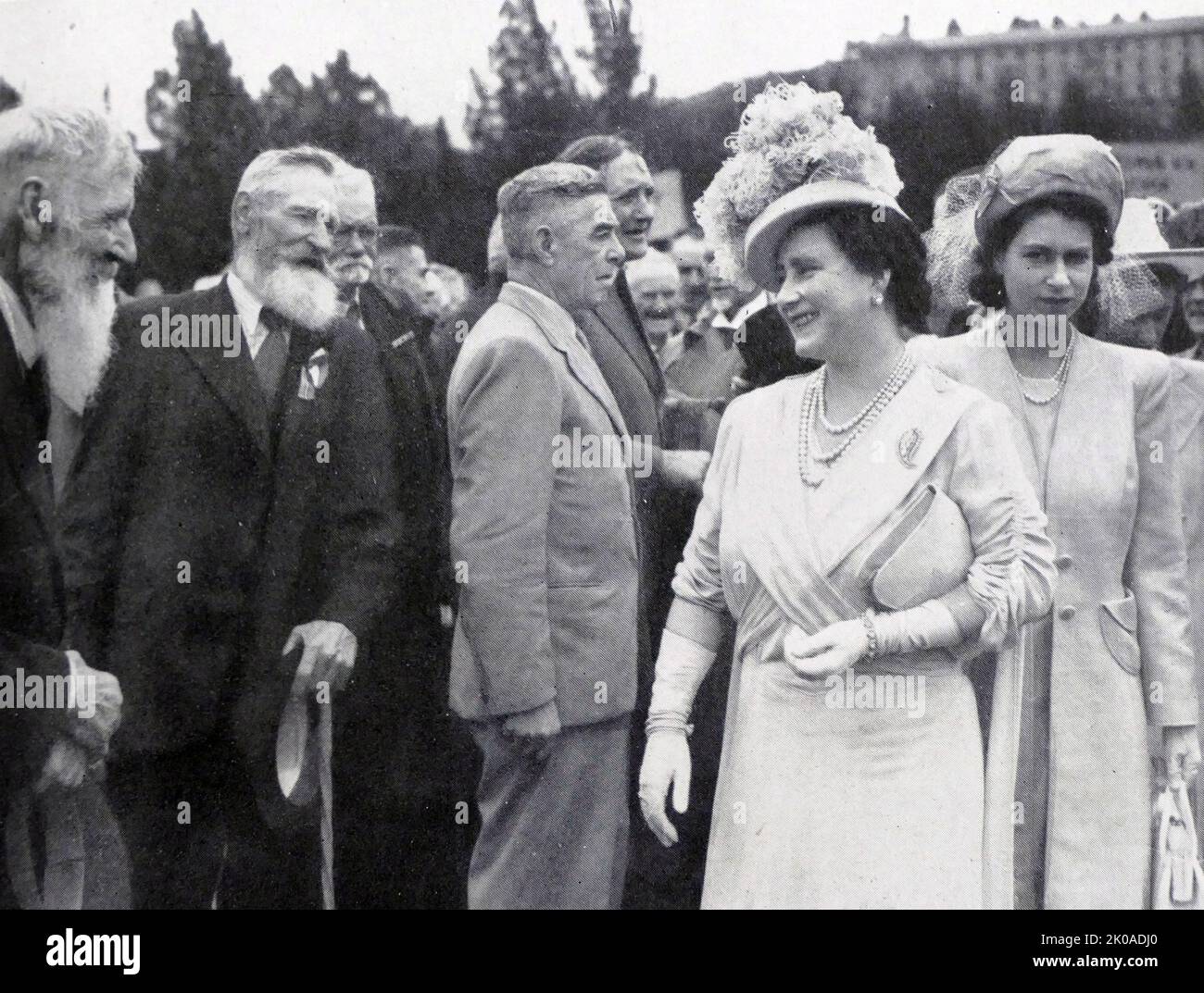 Queen Elizabeth of England with Princess Elizabeth in South Africa, 1947 meeting outstryders, veterans who fought for the Boer Republics, during the Anglo-Boer War of 1899-1902 Stock Photo