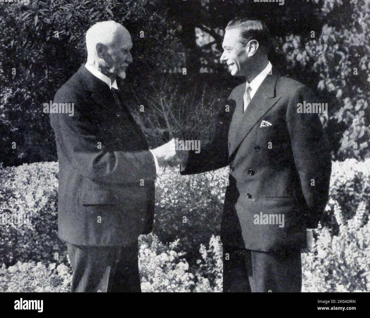 King George VI of England with Prime Minister Jan Smuts in South Africa, 1947 Stock Photo
