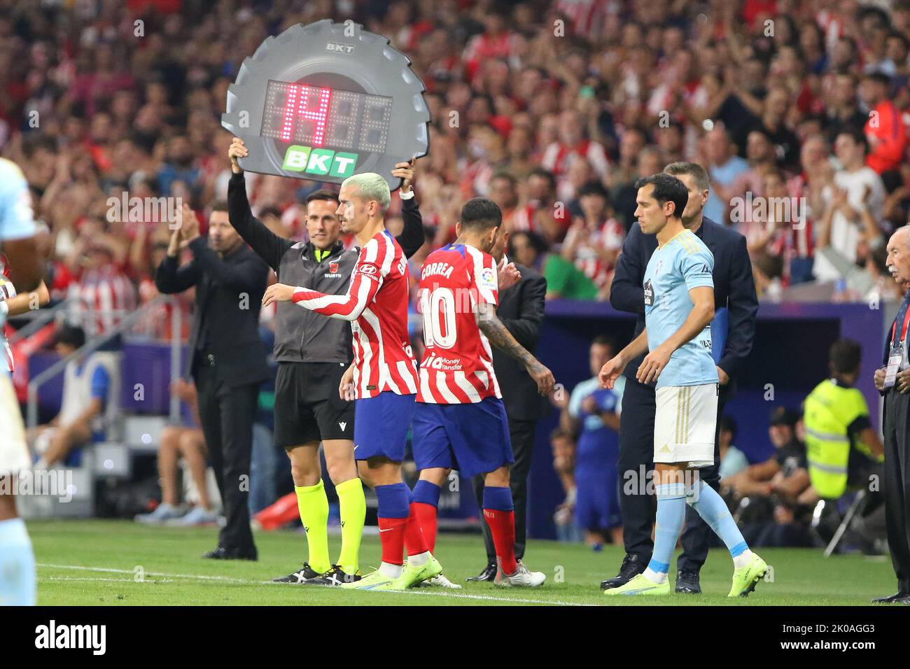 Madrid, Spain. 10th Sep, 2022. Atletico´s Griezmann enters pitch during La Liga match day 5 between Atletico de Madrid and Celta at Civitas Metropolitano Stadium in Madrid, Spain, on September 10, 2022. Credit: Edward F. Peters/Alamy Live News Stock Photo