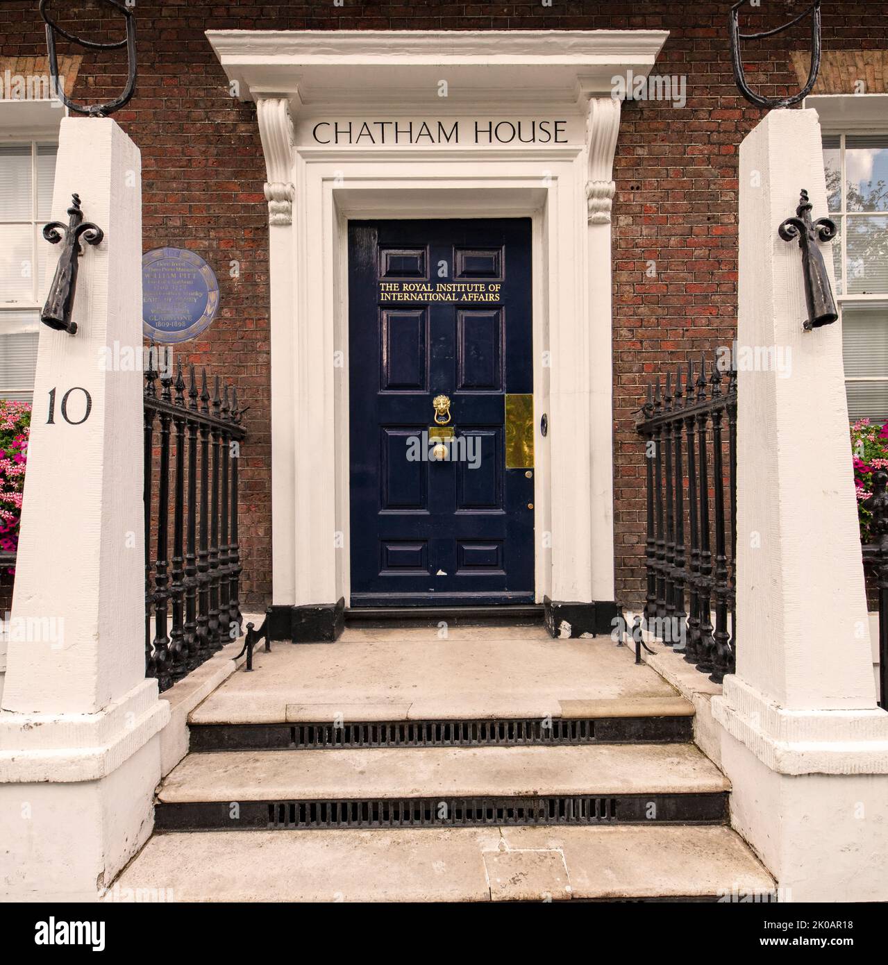 Chatham House (the Royal Institute of International Affairs), 10 St James's Square, London, a foreign affairs policy institute. Stock Photo