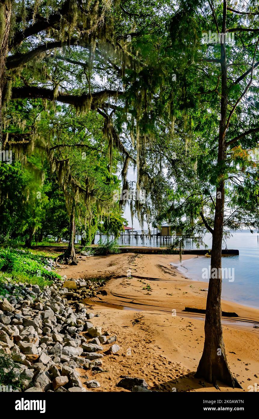 May Day Park offers a view of Mobile Bay, Sept. 8, 2022, in Daphne, Alabama. The park was founded in 1887 and is one of 13 parks in Daphne. Stock Photo