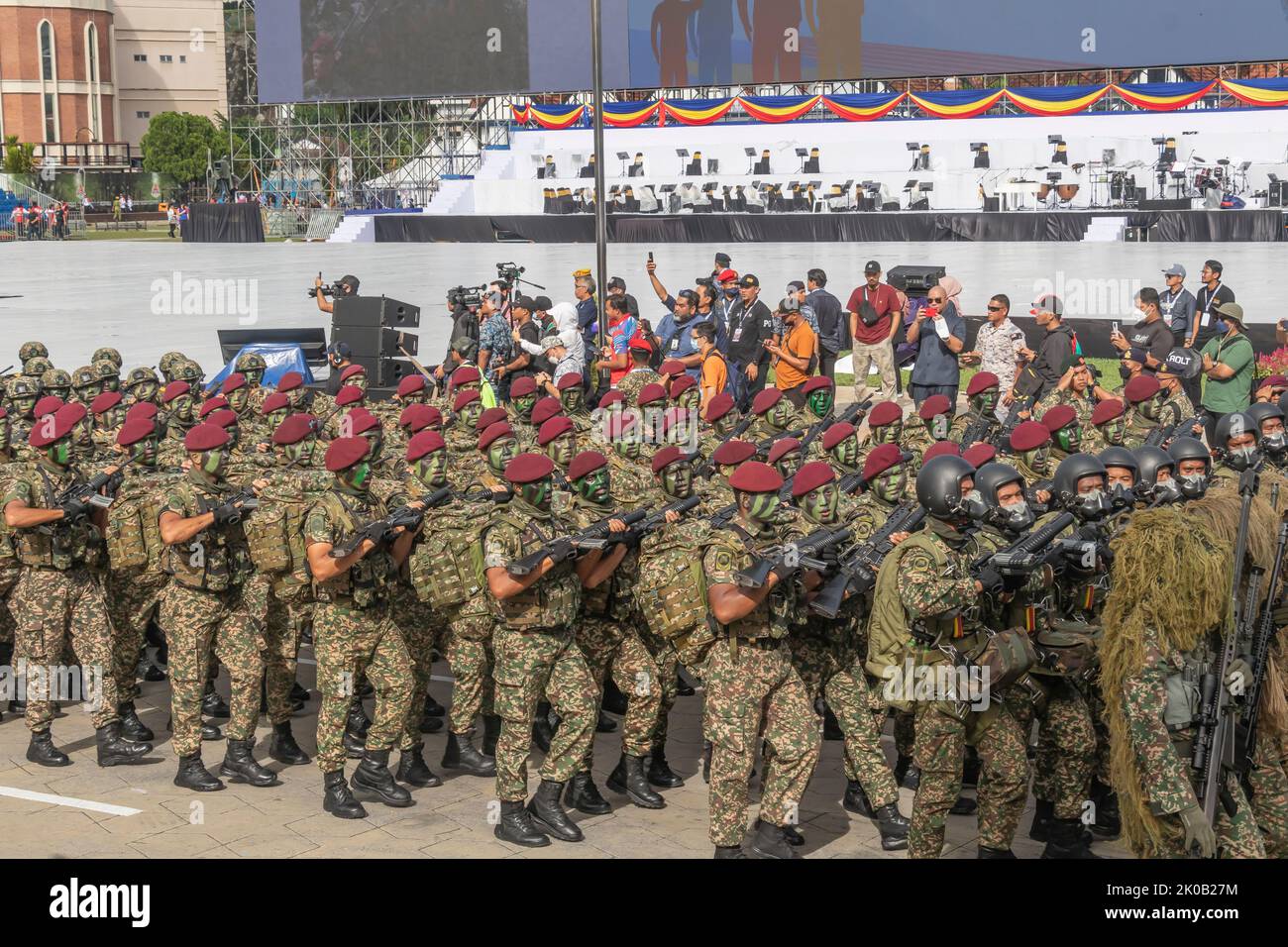 Troop from 10th Parachute Brigade of Malaysian Army marching with ...