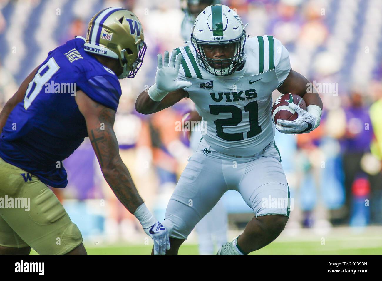 Seattle, WA, USA. 10th Sep, 2022. Washington Huskies linebacker Bralen Trice (8) tries to tackle Portland State Vikings running back Andrew Van Buren (21) during a game between the Portland State Vikings and Washington Huskies at Husky Stadium in Seattle, WA. Sean Brown/CSM/Alamy Live News Credit: Cal Sport Media/Alamy Live News Stock Photo