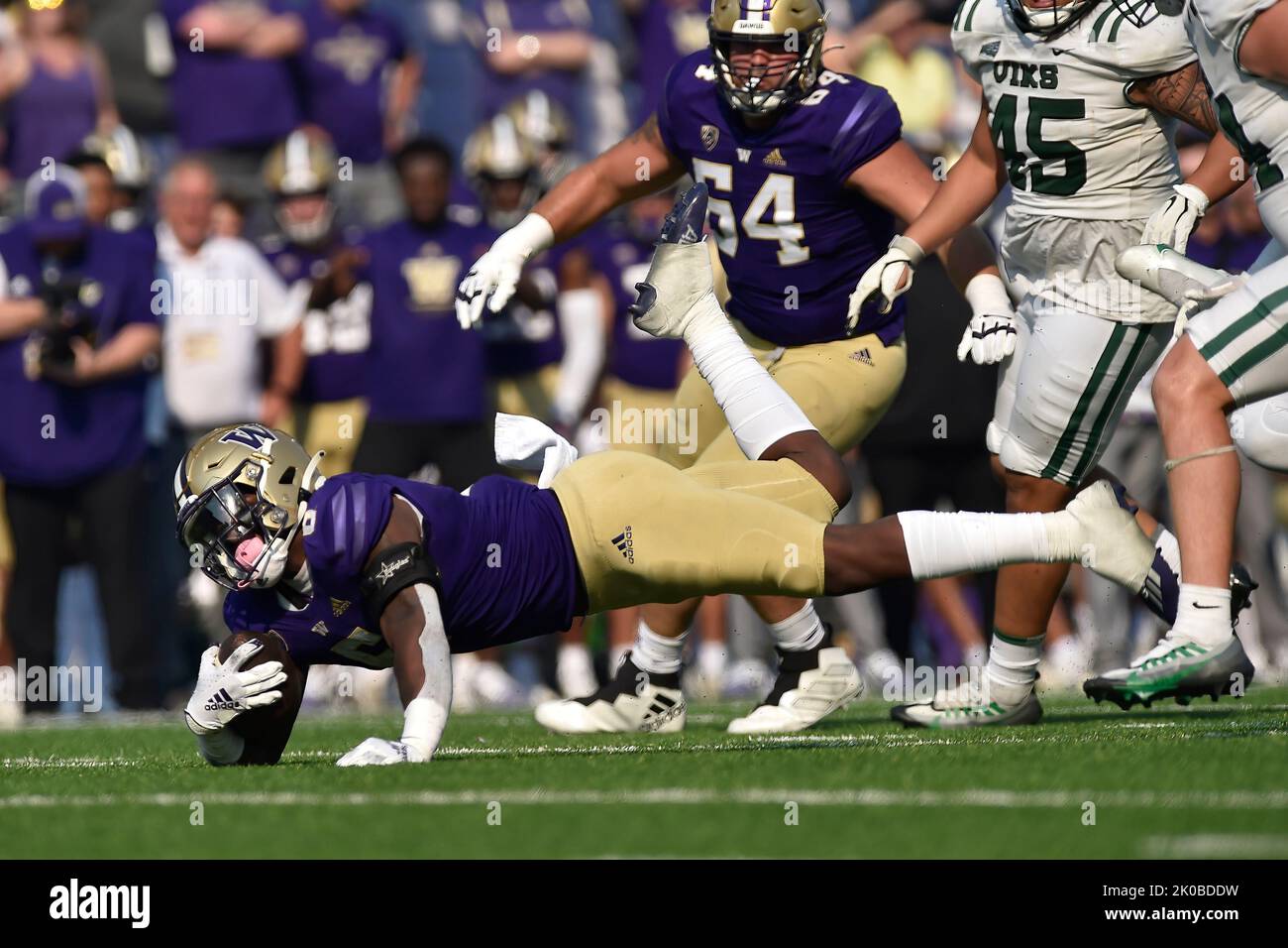 Seattle, WA, USA. 10th Sep, 2022. Washington Huskies running back Richard Newton dives for the end zone during the NCAA Football Game between the Washington Huskies and Portland State Vikings at Husky Stadium in Seattle, WA. Steve Faber/CSM/Alamy Live News Credit: Cal Sport Media/Alamy Live News Stock Photo