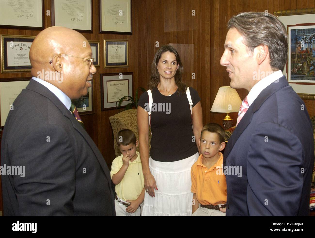 Secretary Alphonso Jackson with TIm Sansone and Family. Secretary