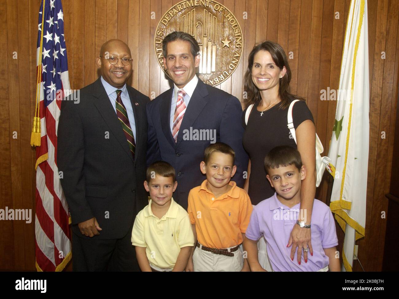 Secretary Alphonso Jackson with TIm Sansone and Family. Secretary