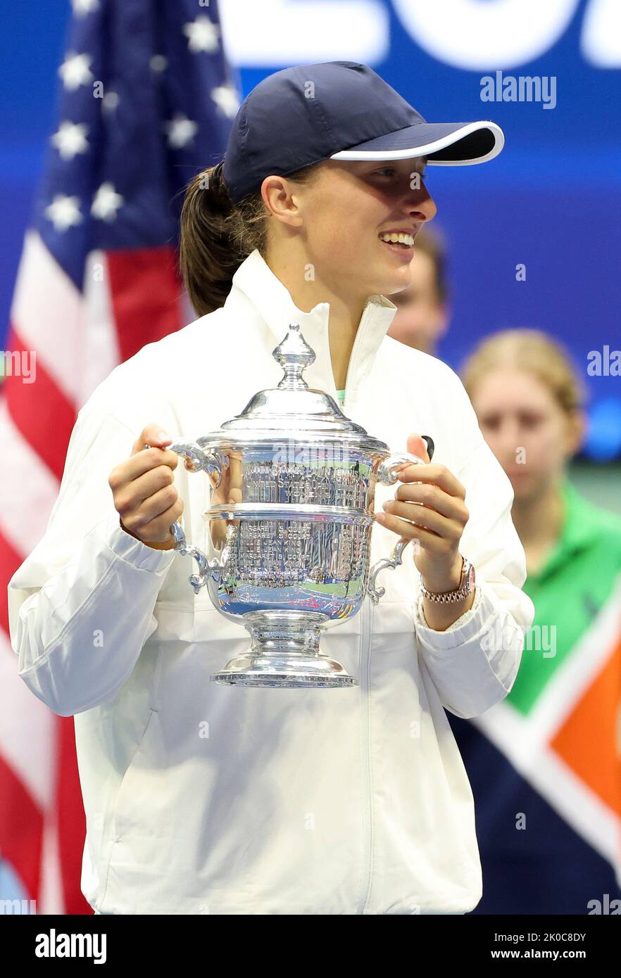 Iga Swiatek of Poland celebrates winning the US Open final during the trophy ceremony on day 13 of the US Open 2022, 4th Grand Slam tennis tournament of the season on September 10, 2022 at USTA National Tennis Center in New York, United States - Photo Jean Catuffe / DPPI Stock Photo