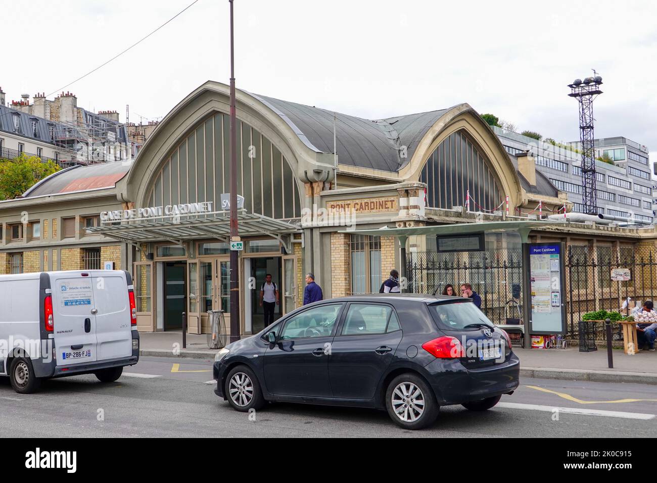 People outside the Pont rail station in the 17th
