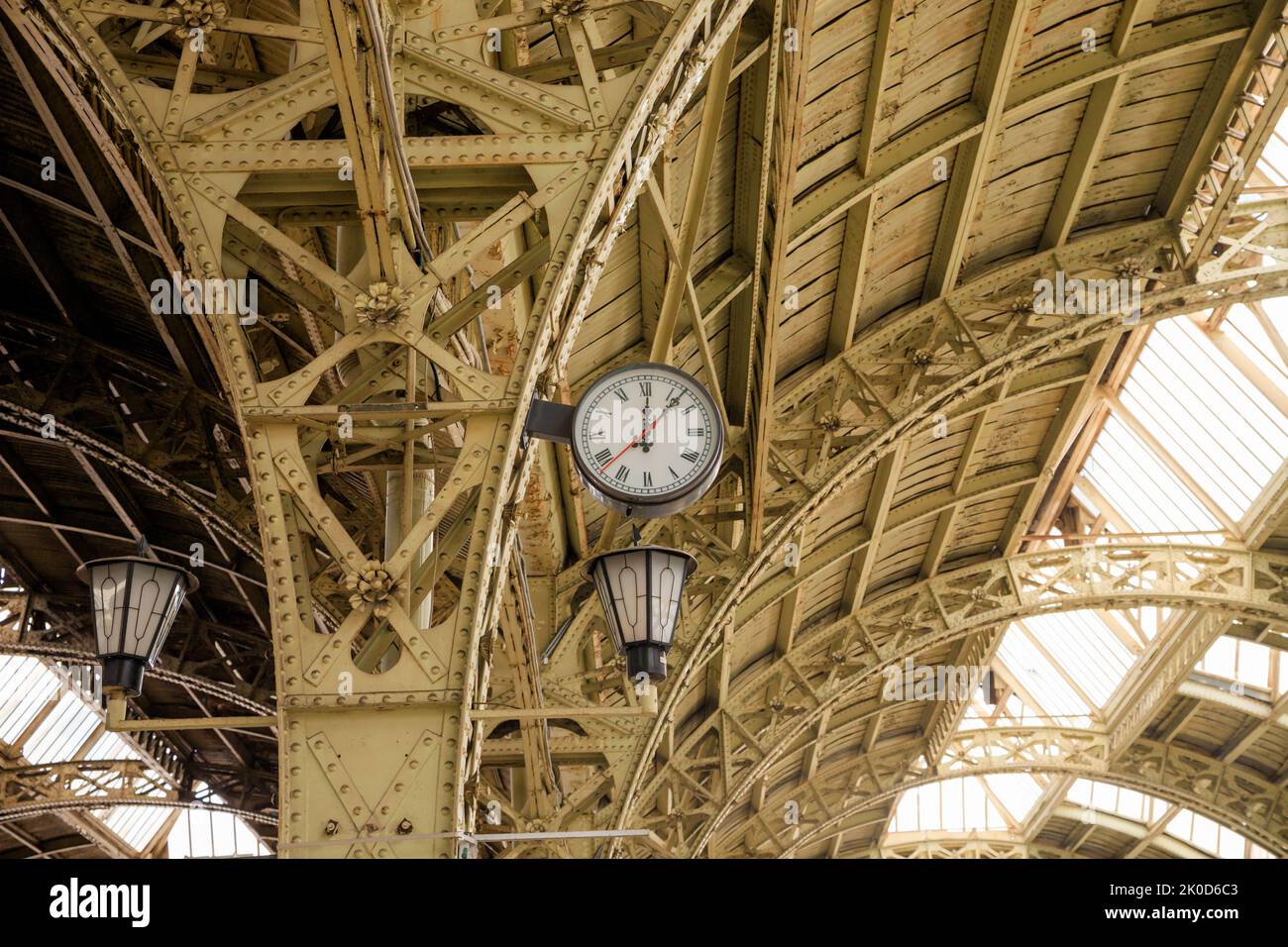 St. Petersburg, Russia - 07.11.2022: Interior of the Vitebsk railway station. Round Roman clock and glass roof of railway or subway station. Twelve Stock Photo