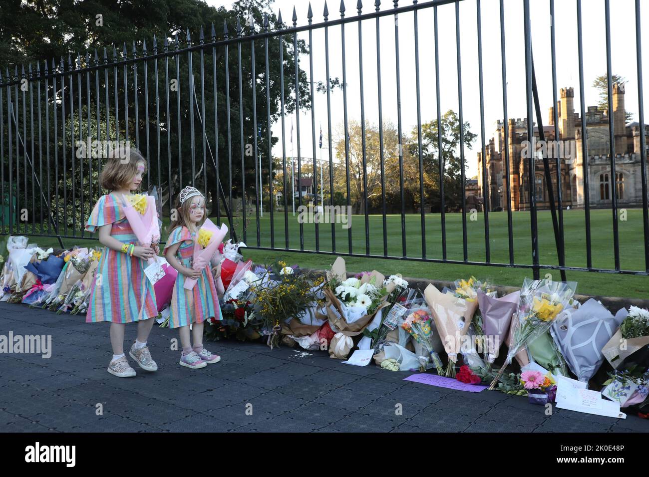 Sydney, Australia. 11th September 2022. Members of the public have been asked to leave flowers outside Government House, the official residence of the monarch’s representative for NSW. A slow trickle of people passed through to place flowers and pay their respects. Credit: Richard Milnes/Alamy Live News Stock Photo