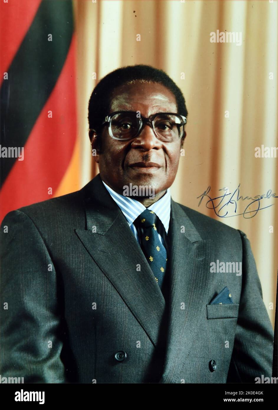 Signed photographs of Robert Mugabe (1924 - 2019) Zimbabwean revolutionary and politician who served as Prime Minister of Zimbabwe from 1980 to 1987 and then as President from 1987 to 2017. Stock Photo