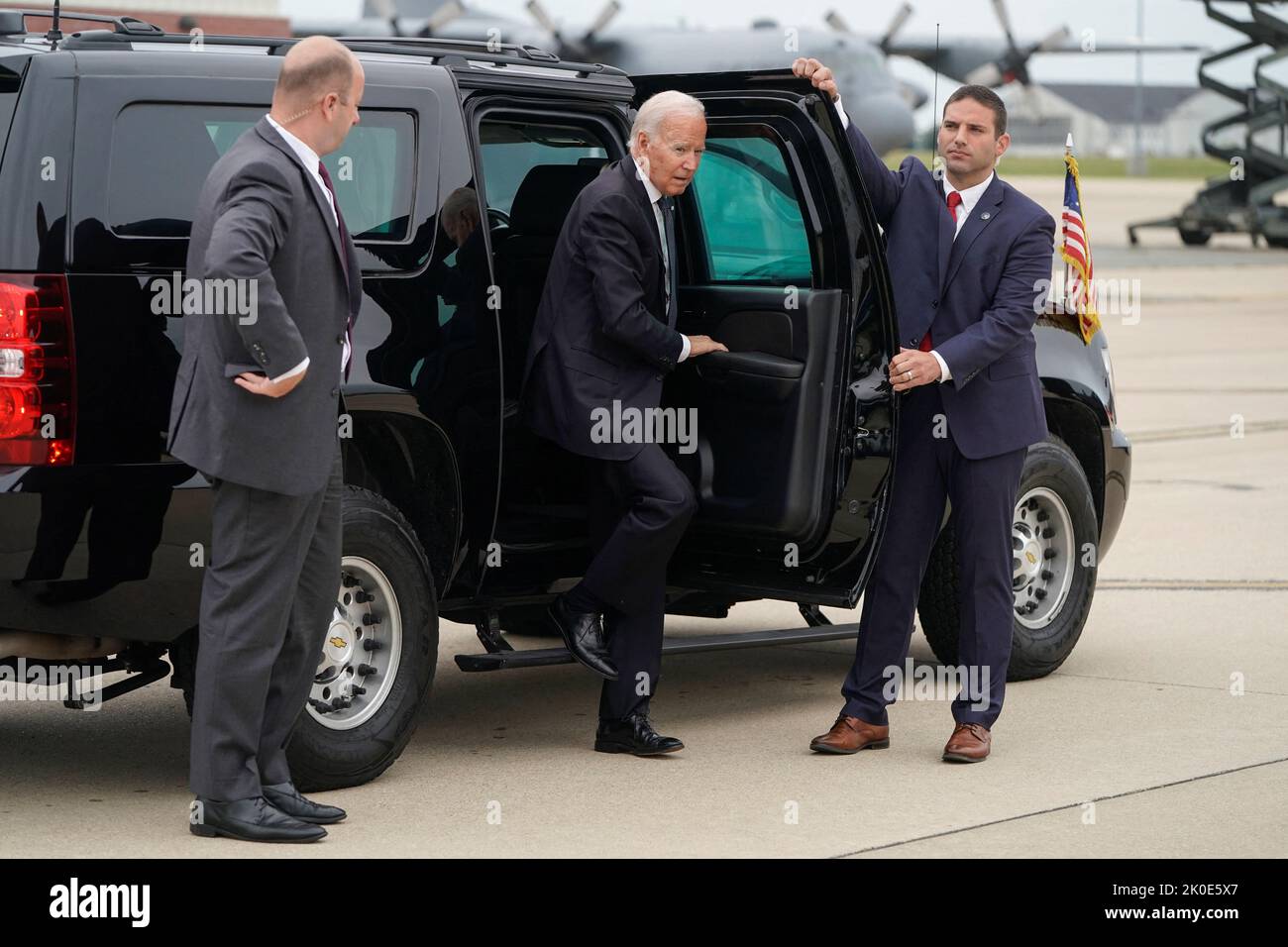 U.S. President Joe Biden steps from a vehicle before boarding Air Force One as he departs for Washington from New Castle, Delaware, U.S., September 11, 2022. REUTERS/Joshua Roberts Stock Photo