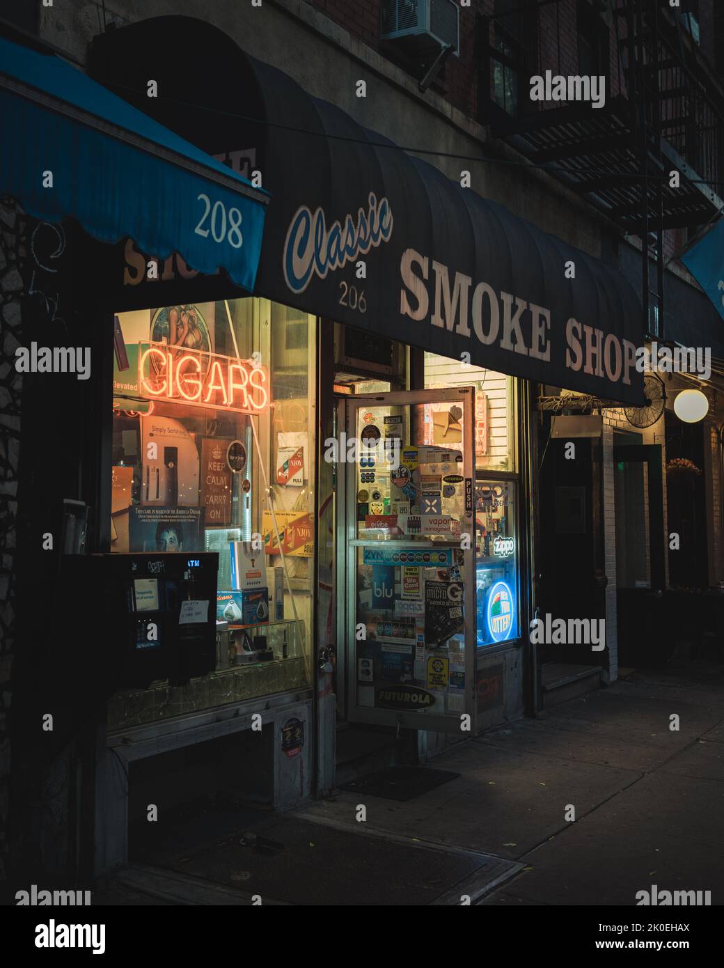 Classic Smoke Shop vintage sign, Manhattan, New York Stock Photo