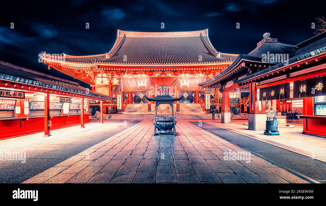 Senso-Ji pagoda and temple in the evening in Tokyo, Japan Stock Photo