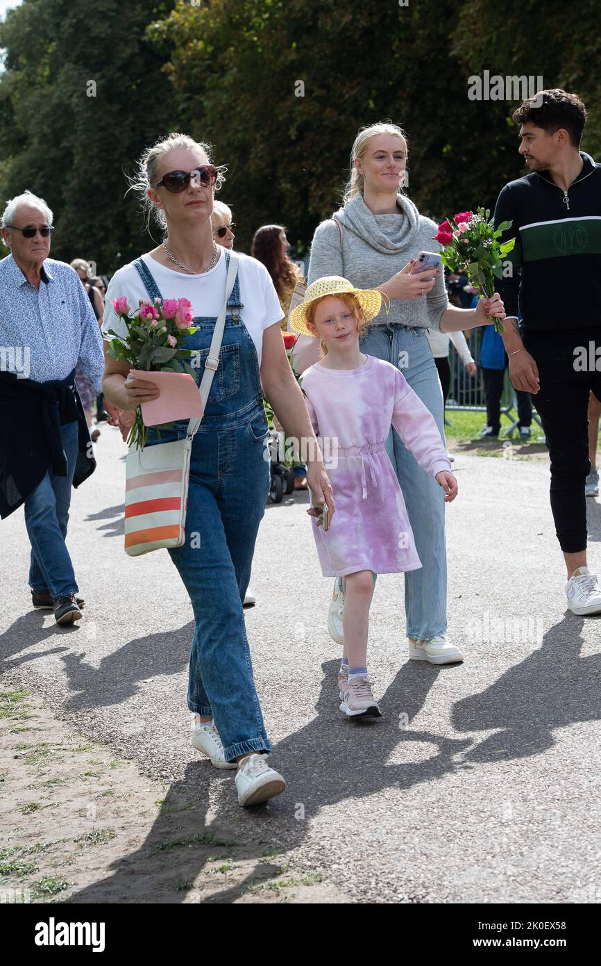 Windsor, Berkshire, UK. 11st September, 2022. Thousands of people came