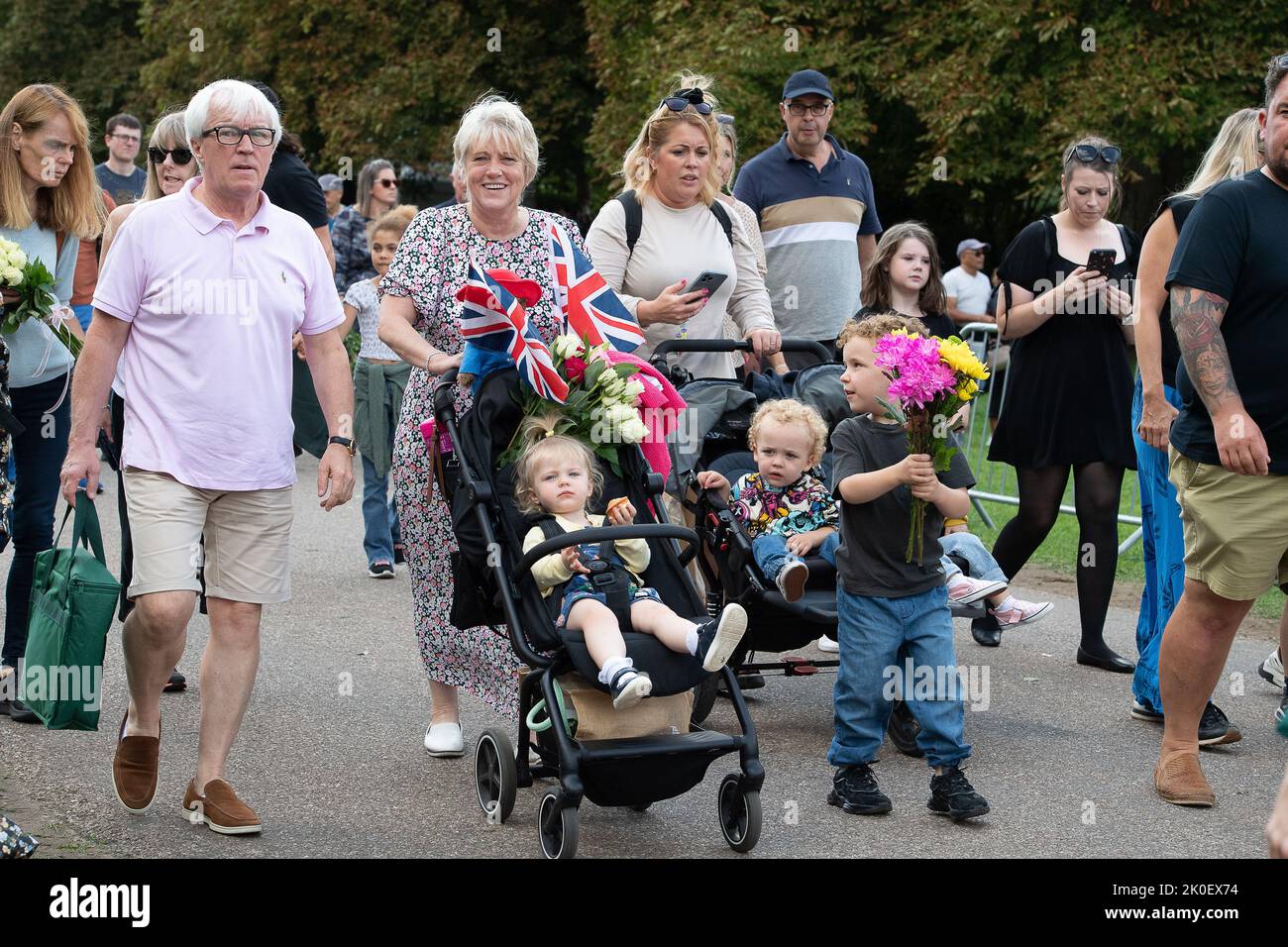Windsor, Berkshire, UK. 11st September, 2022. Thousands of people came