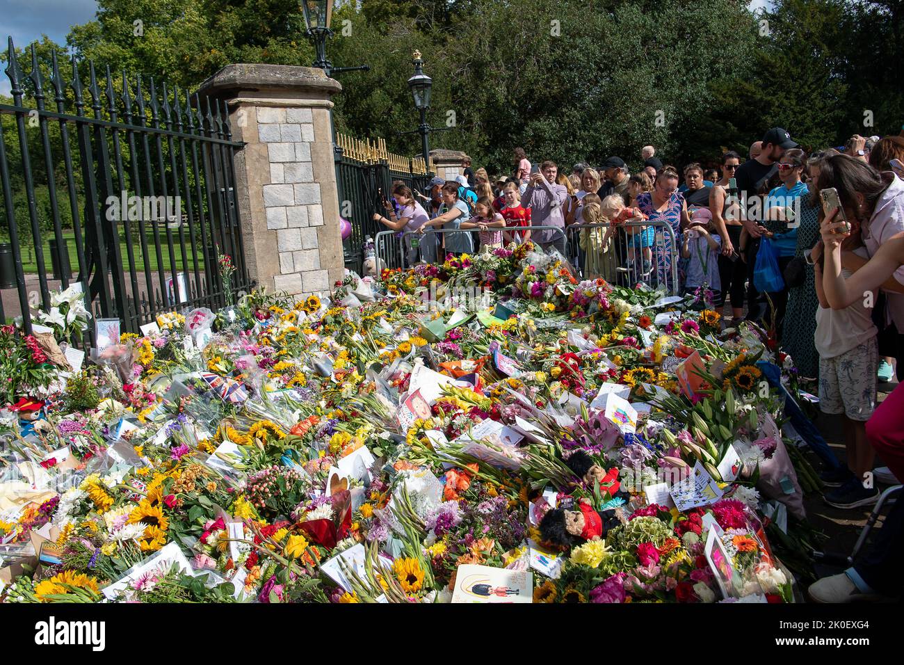 Windsor, Berkshire, UK. 11st September, 2022. Thousands of people came