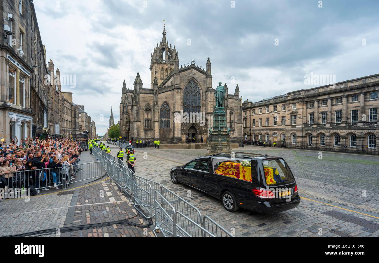 The hearse carrying the coffin of Queen Elizabeth II passes St Giles
