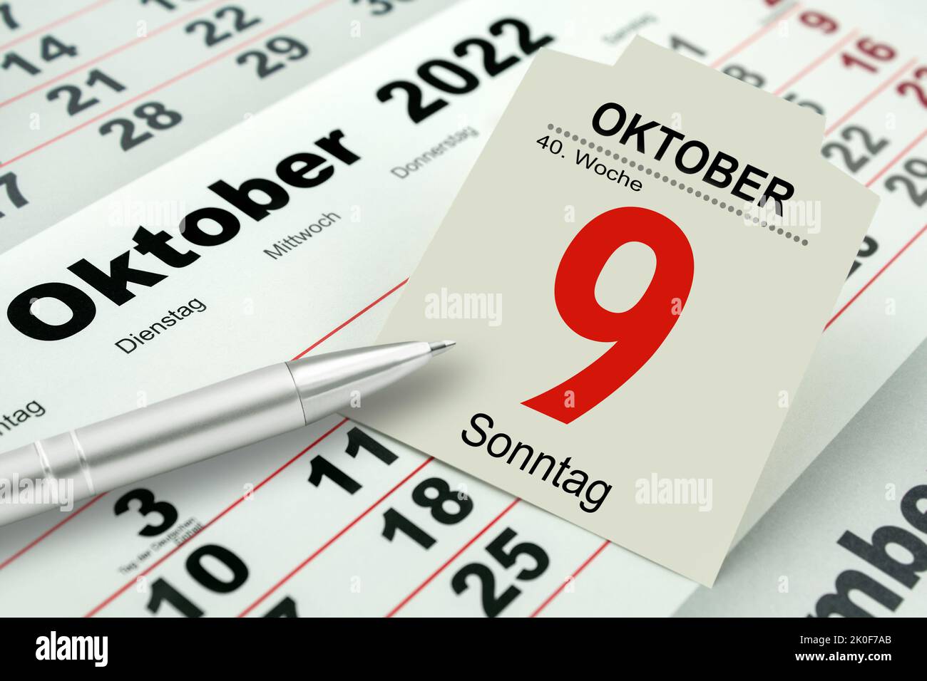 German calendar 2022  October 9  Sunday Week 40 and weekdays Stock Photo