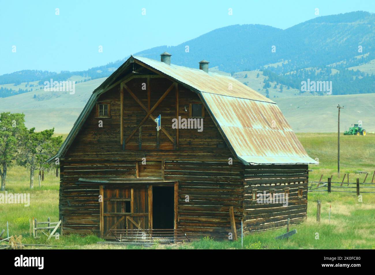 Old Barn in the countryside Stock Photo - Alamy