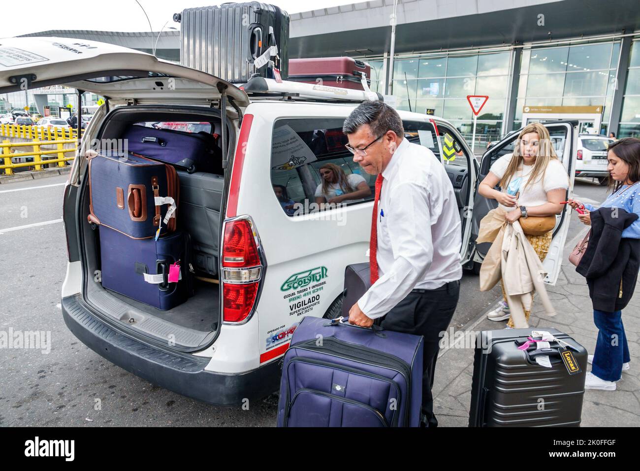 Passenger pick up hi-res stock photography and images - Alamy