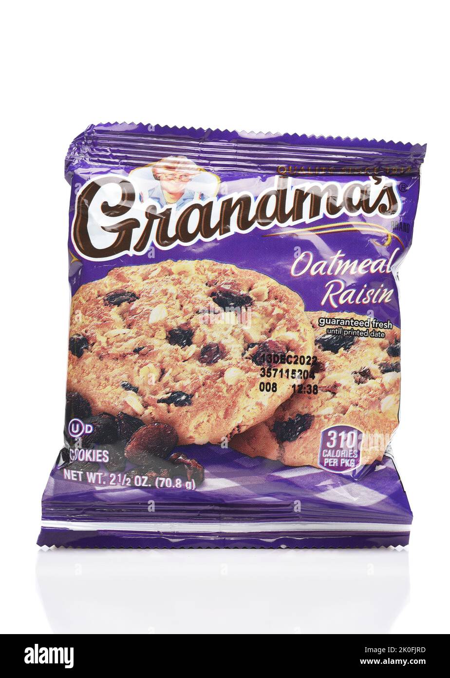 IRVINE, CALIFORNIA - 10 SEPT 2022: A package of Grandmas Oatmeal Raisin Cookies. Stock Photo