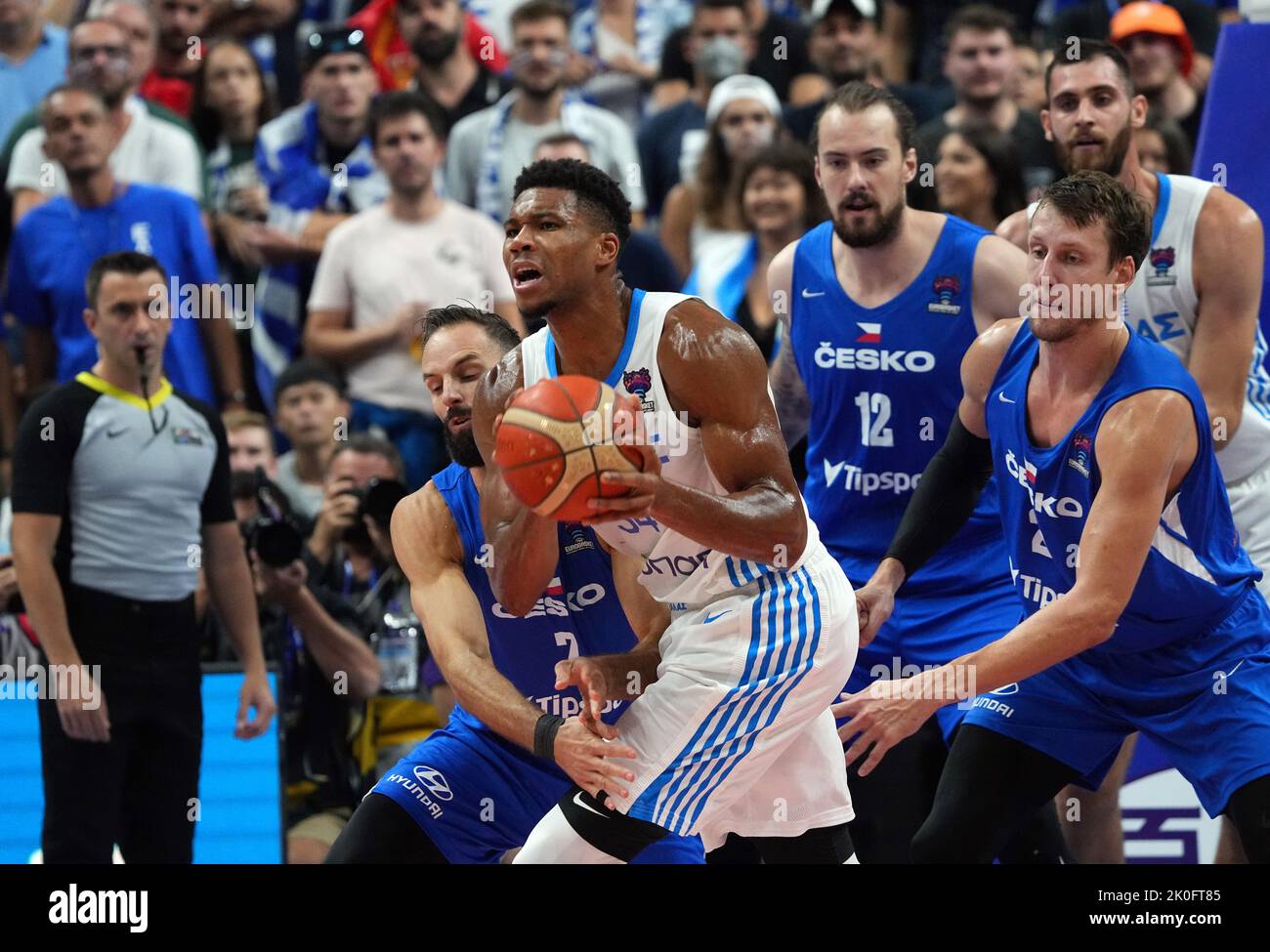 Giannis antetokounmpo greece hi-res stock photography and images - Page 2 -  Alamy