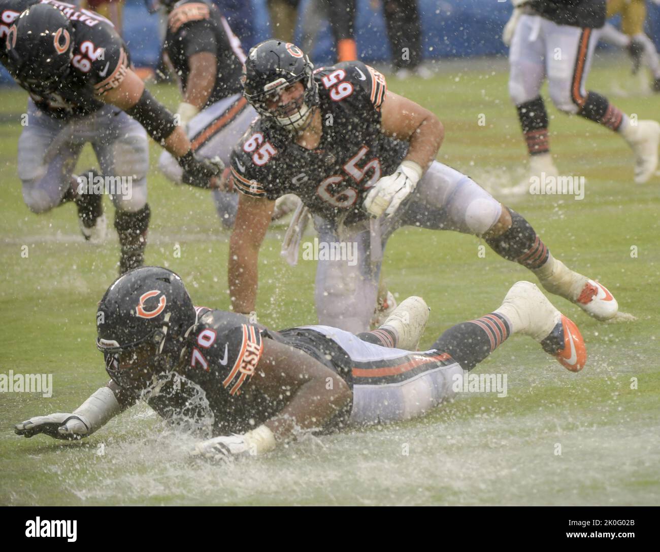 Chicago, United States. 19th Sep, 2021. Cincinnati Bengals wide receiver Tee  Higgins (85) runs in for a fourth quarter touchdown against the Chicago  Bears at Soldier Field in Chicago on Sunday, September 19, 2021. The Bears  won 20-17. Photo by Mark