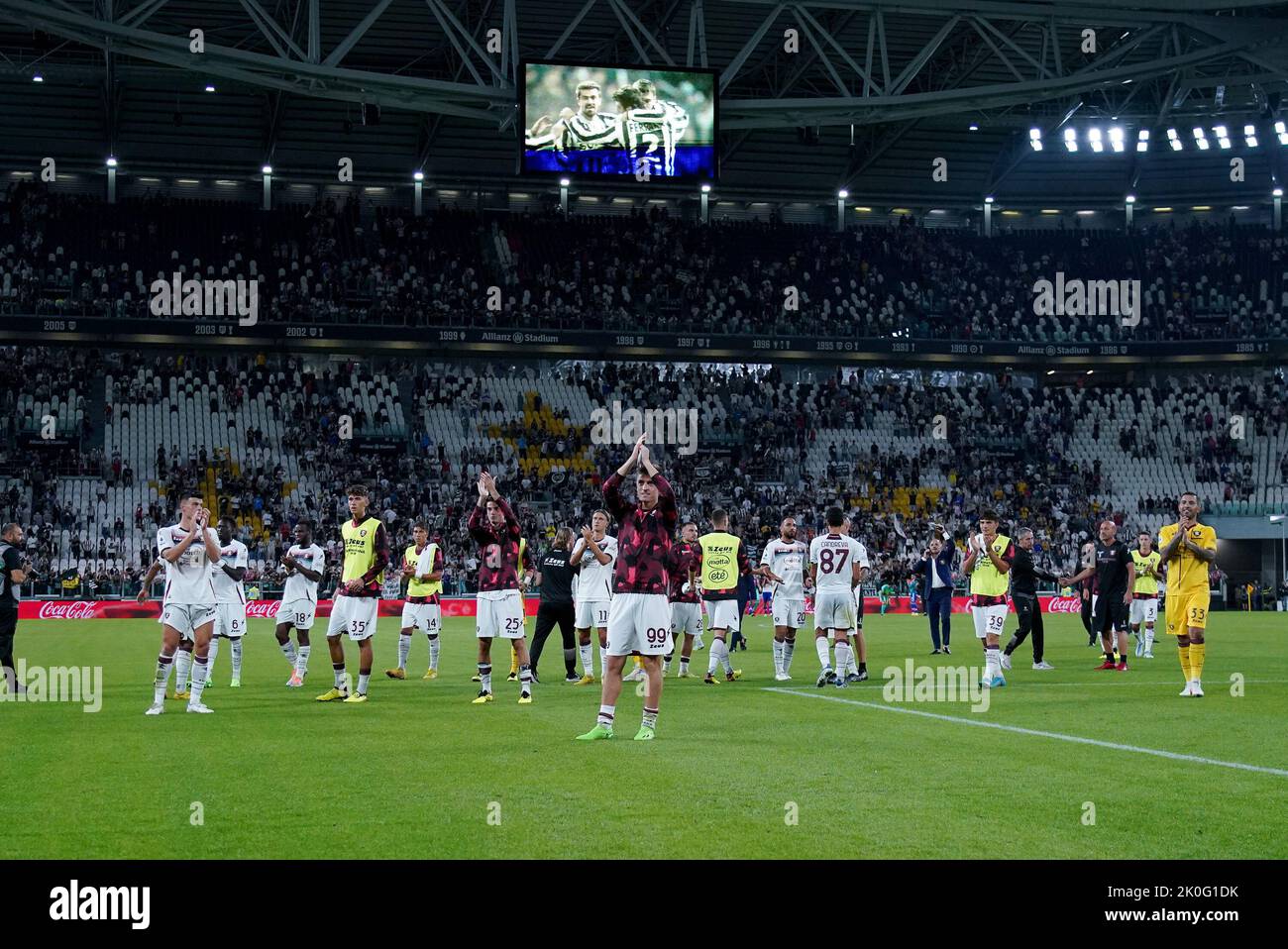 Turin, Italy. 11th Sep, 2022. Players of Salernitana celebrate during the Serie A match between Juventus and US Salernitana 1919 at the Juventus Stadium, Turin, Italy on 11 September 2022. Credit: Giuseppe Maffia/Alamy Live News Stock Photo