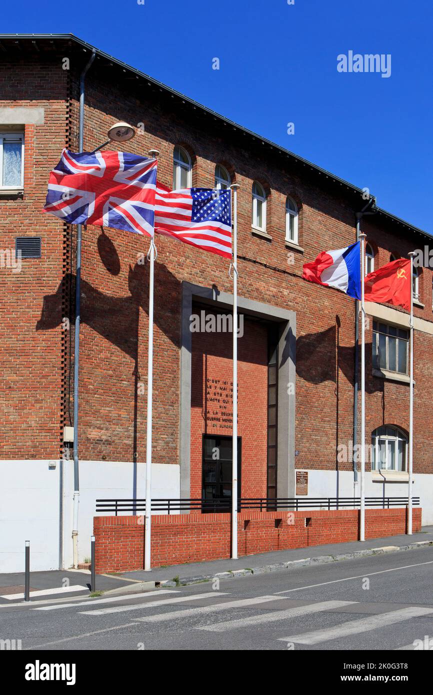 Main entrance of the Reddition Museum (the actual place of Nazi Germany