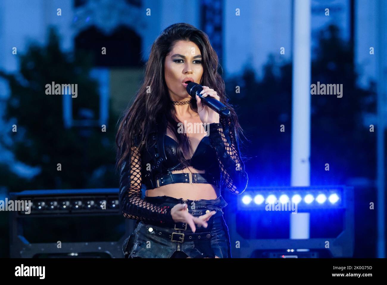 Madrid, Spain. 11th Sep, 2022. Singer Lorena Medina performs during the 2022 Vuelta a España trophy delivery ceremony in Madrid. Credit: SOPA Images Limited/Alamy Live News Stock Photo