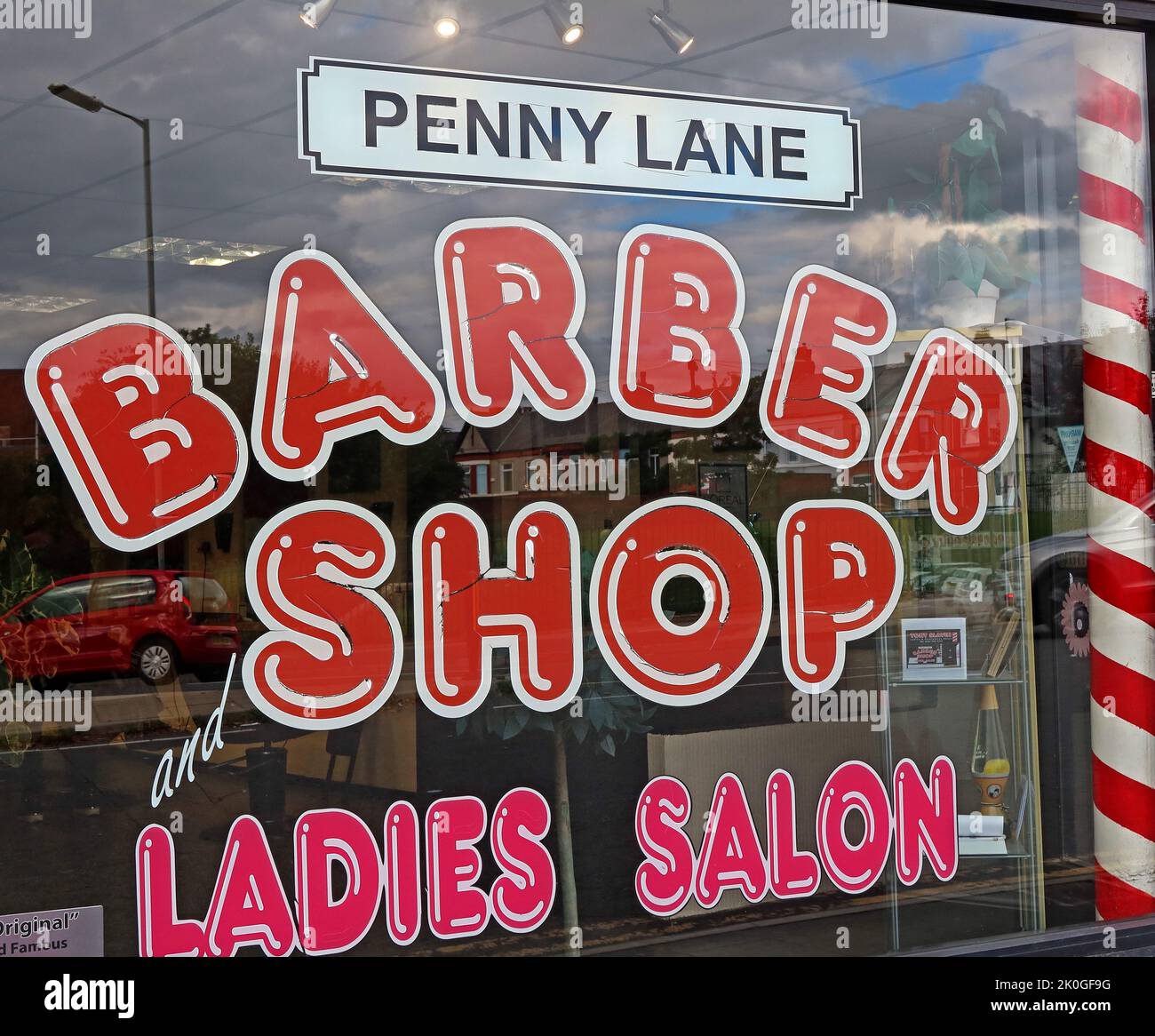 The Barber Shop, at the foot of Penny Lane, Tony Slavins, 11 Smithdown Pl, Liverpool, Merseyside, England,UK, L15 9EH Stock Photo