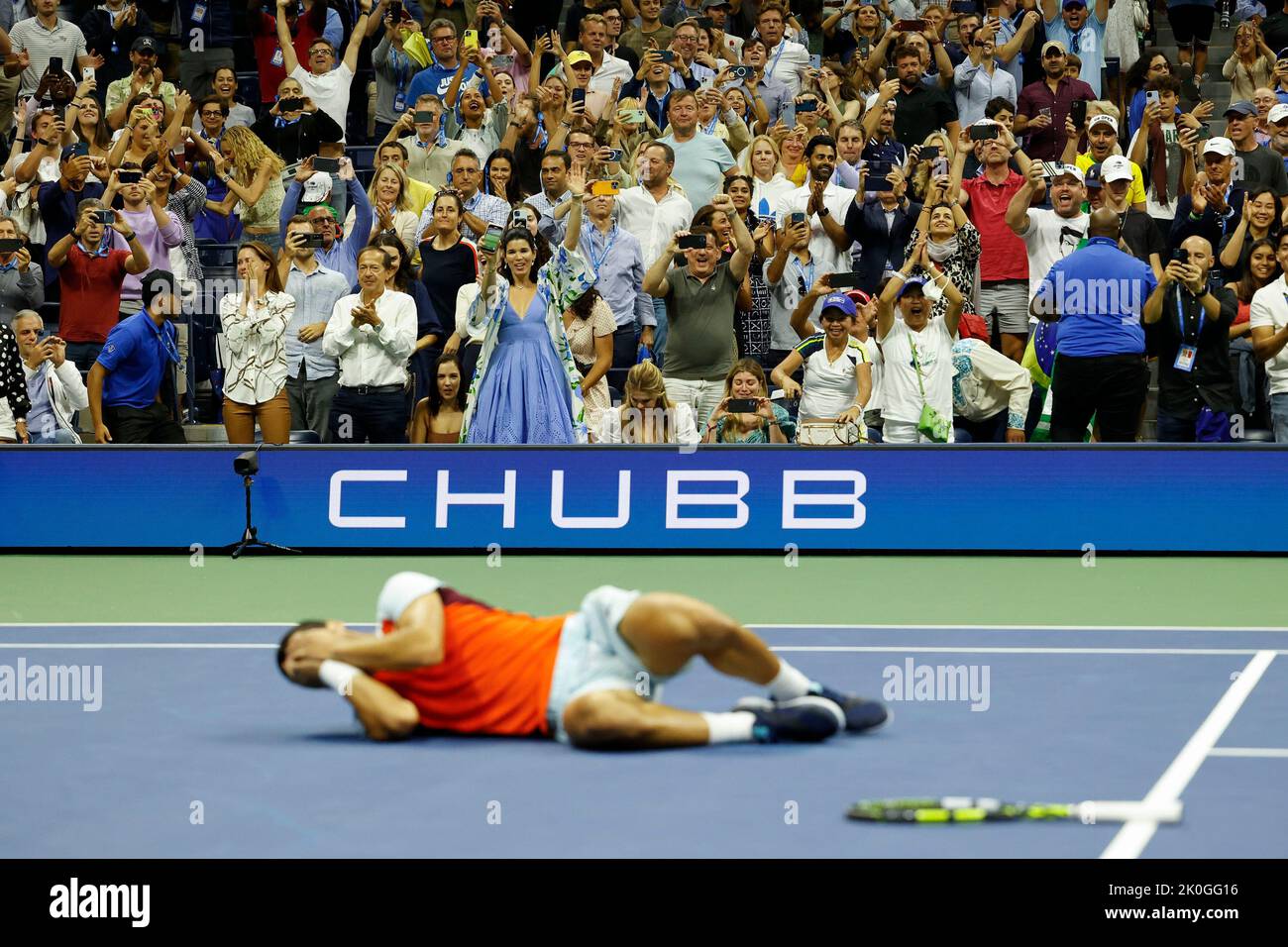 New York, USA, 11th.September 2022. Crowd celebrating the win of Spanish tennis player Carlos Alcaraz at the Mens Final of the US  Open Championships, Billie Jean King National Tennis Center on Sunday 11September 2022. © Juergen Hasenkopf / Alamy Live News Stock Photo