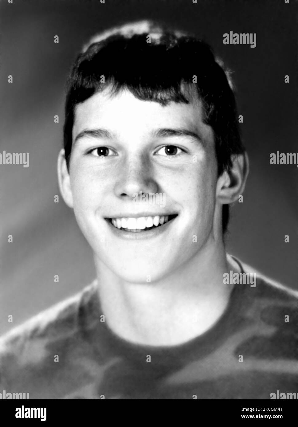 1996 c., USA : The celebrated american movie actor CHRIS PRATT ( born 21 june 1979 ) when was a young boy aged 17 . Unknown photographer from High School Yearbook . - HISTORY - FOTO STORICHE - ATTORE - MOVIE - CINEMA - SEX SYMBOL - personalità da TEENAGER - RAGAZZO -  da giovane - personality personalities when was young - INFANZIA - CHILDHOOD - smile - sorriso - PORTRAIT - RITRATTO --- ARCHIVIO GBB Stock Photo